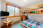 Guest bedroom double - double bunks